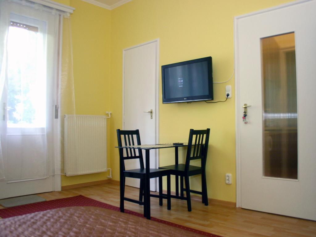 Arriva Balcony Studio Budapest Chambre photo